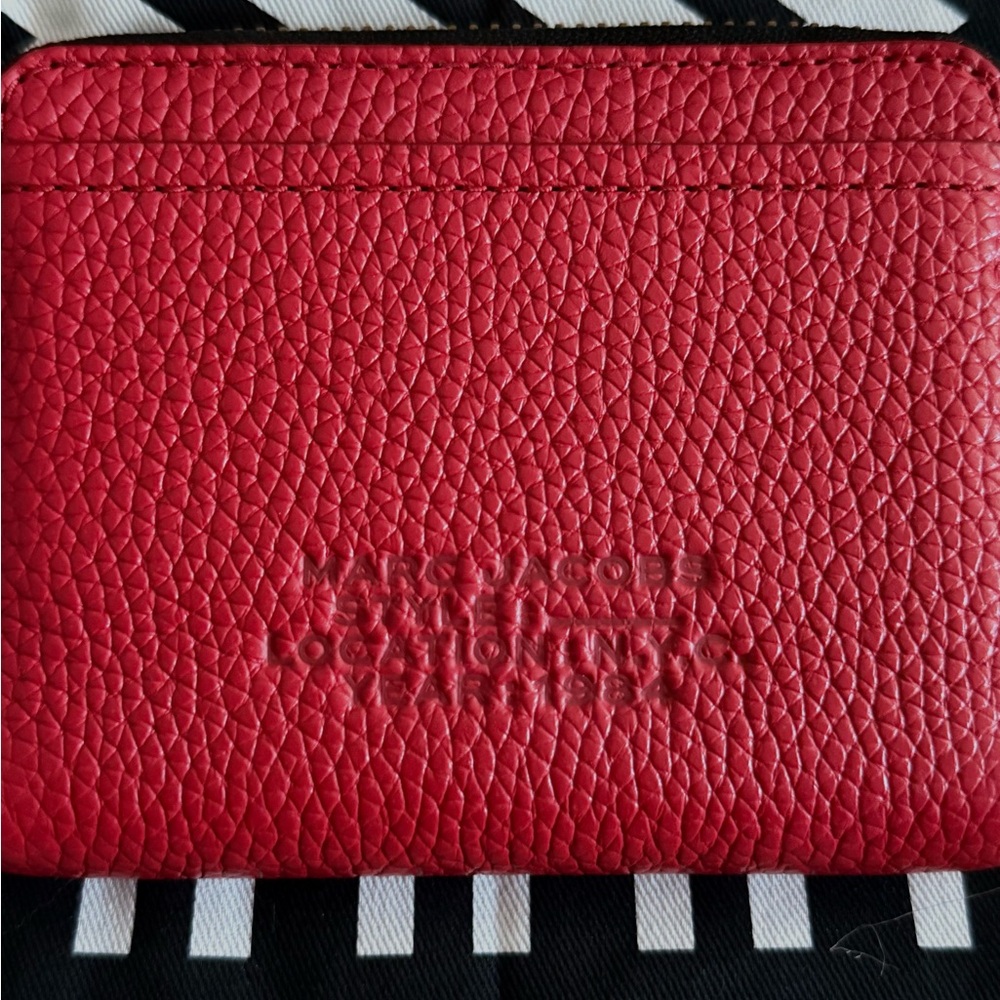 Marc Jacobs Leather Wallet - Picture 4 of 5